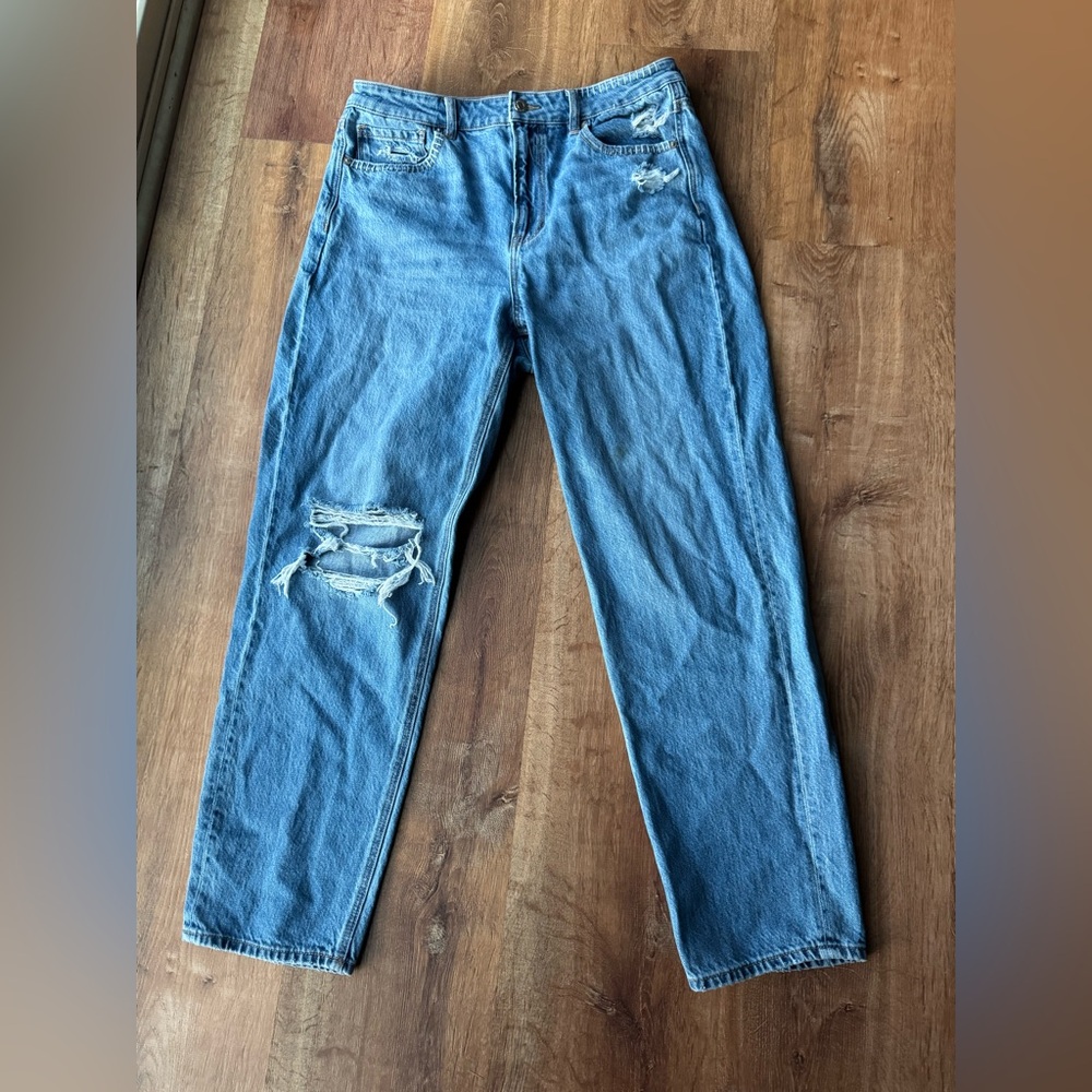 American Eagle Outfitter Mom Straight Jeans